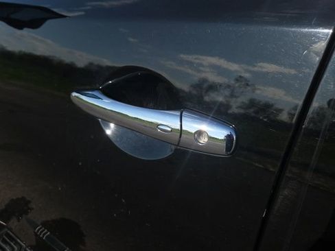 Used 2019 Nissan Armada SL w/ Premium Package image 29