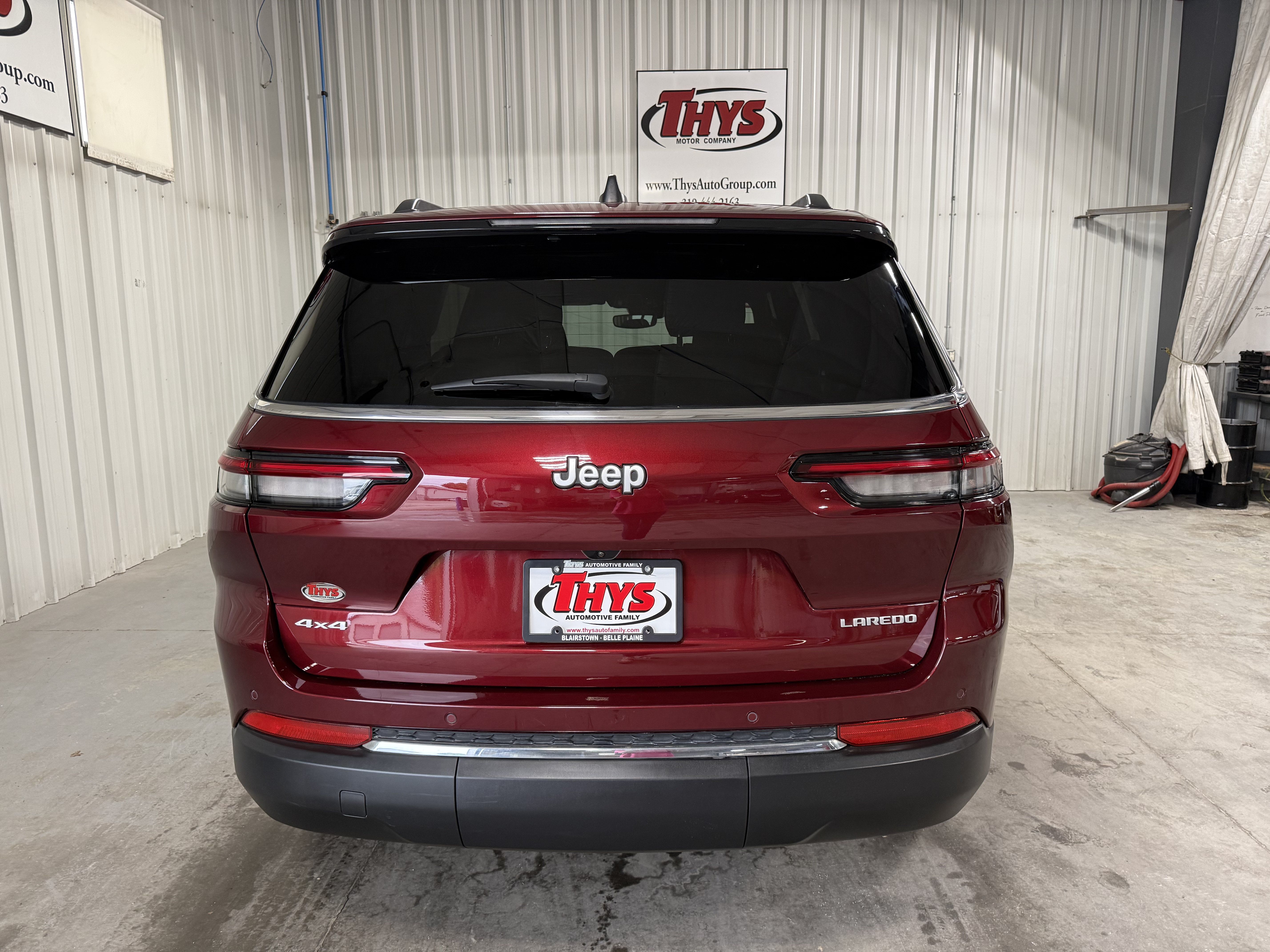 Used 2024 Jeep Grand Cherokee L Laredo w/ Luxury Tech Group I AWD/4WD image 4