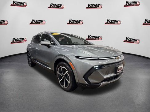 Used 2025 Chevrolet Equinox EV LT image 3