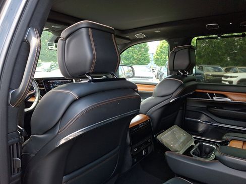 Certified 2024 Jeep Grand Wagoneer L Series III AWD/4WD image 21