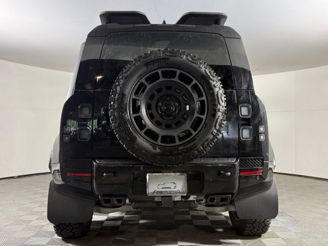 New 2026 Land Rover Defender 110 OCTA AWD/4WD image 7