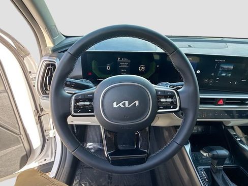 Used 2025 Kia Sorento S w/ Panoramic Sunroof Package FWD image 11
