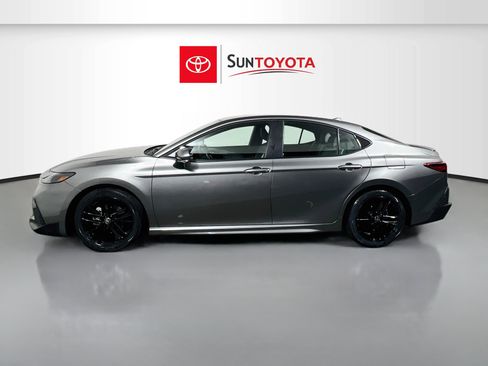 Used 2026 Toyota Camry SE FWD image 7