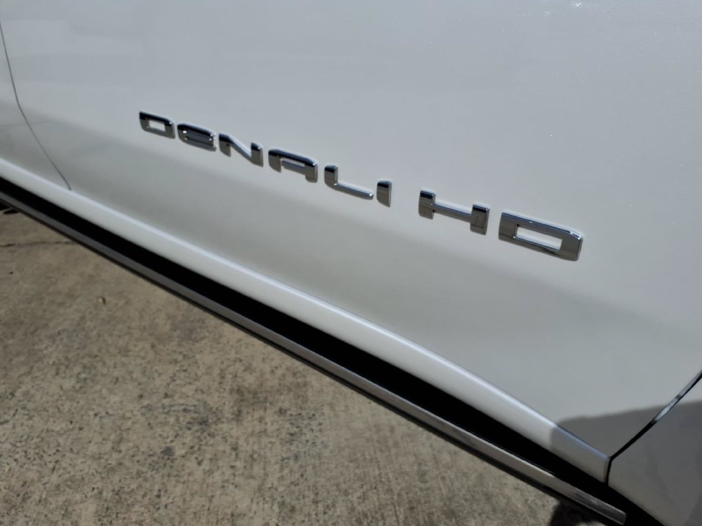 Used 2024 GMC Sierra 2500 Denali w/ Denali Reserve Package AWD/4WD image 11