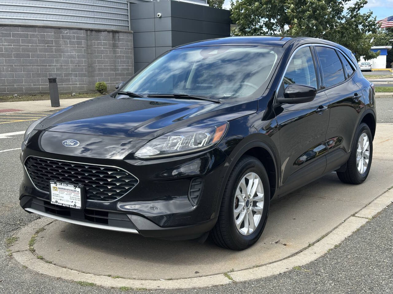 Used 2020 Ford Escape SE AWD/4WD image 1