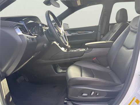 Certified 2025 Cadillac XT5 Premium Luxury image 15