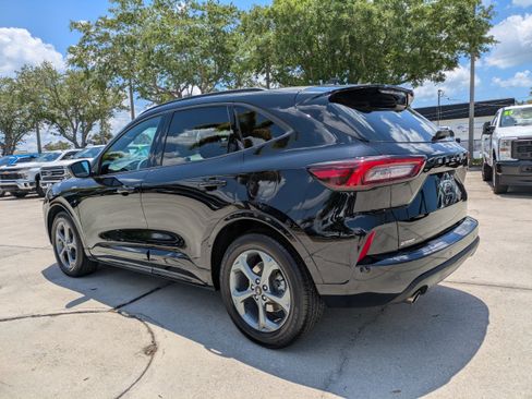 Certified 2023 Ford Escape ST-Line w/ Tech Pack #1 FWD image 6