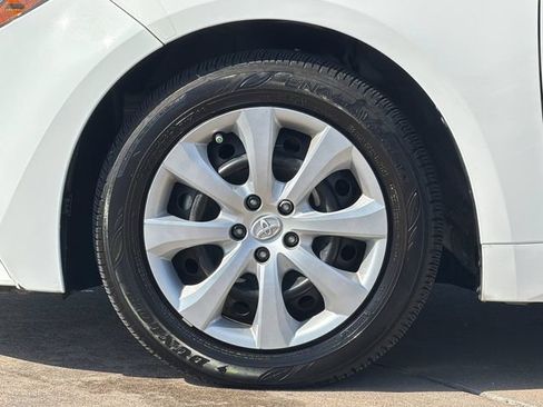Used 2023 Toyota Corolla LE FWD image 29
