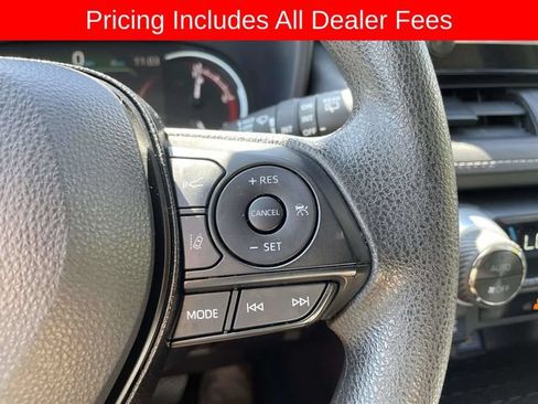 Used 2025 Toyota RAV4 XLE AWD/4WD image 26