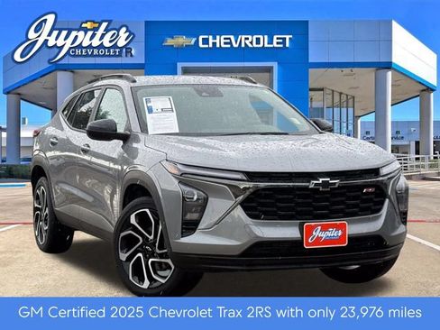 Certified 2025 Chevrolet Trax RS FWD image 1