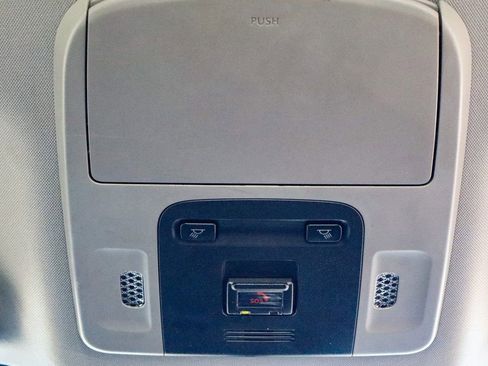 Used 2024 Toyota Camry SE image 19