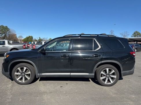 Used 2023 Honda Pilot Touring image 2
