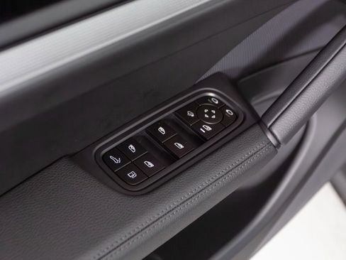 New 2026 Porsche Cayenne S image 15