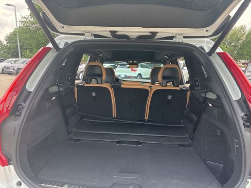 Used 2024 Volvo XC90 T8 Ultimate w/ Lounge Package image 10