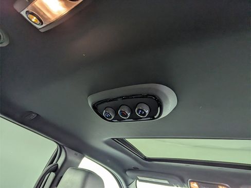 Used 2023 Dodge Durango GT image 35