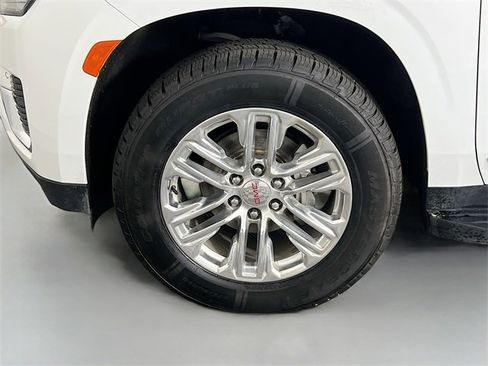 Used 2024 GMC Yukon XL SLT image 27