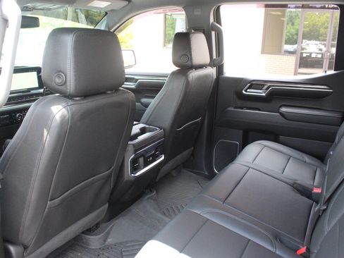 Used 2022 Chevrolet Silverado 1500 LTZ AWD/4WD image 29