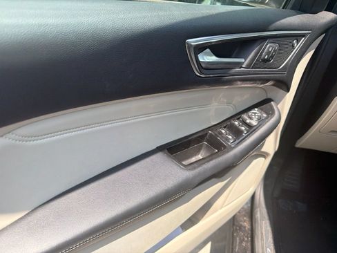 Used 2020 Ford Edge Titanium w/ Equipment Group 301A FWD image 15