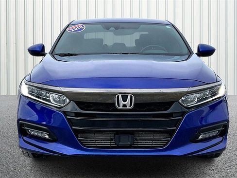 Used 2018 Honda Accord Sport image 2