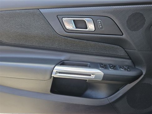 Used 2024 Ford Mustang Convertible image 21