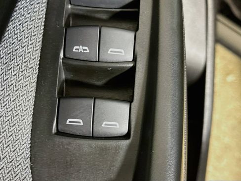 Used 2023 Chevrolet TrailBlazer LS w/ LPO, Blackout Package FWD image 17