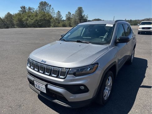 Used 2022 Jeep Compass Latitude AWD/4WD image 1