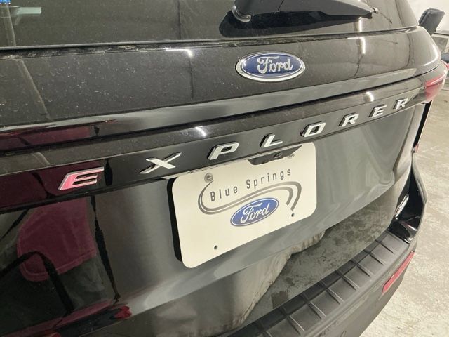 New 2026 Ford Explorer Active AWD/4WD image 5