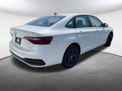 Used 2022 Volkswagen Jetta SE image 15