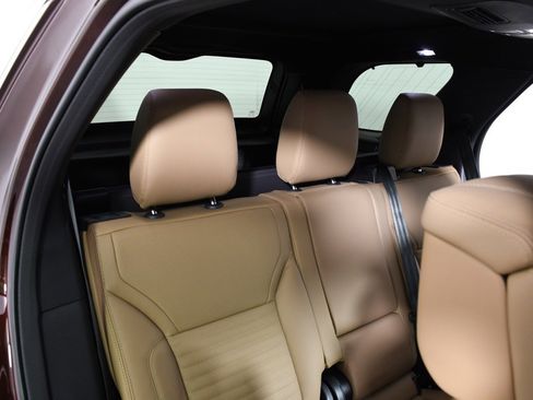 New 2026 Land Rover Discovery Limited Edition image 23