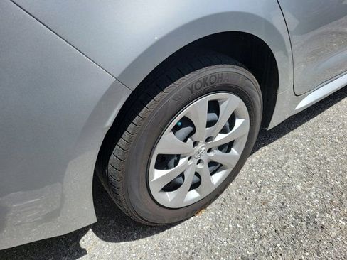 Used 2025 Toyota Corolla LE w/ Convenience Package image 10