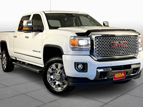 Used 2016 GMC Sierra 2500 Denali w/ Duramax Plus Package image 2