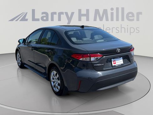Used 2025 Toyota Corolla LE FWD image 3