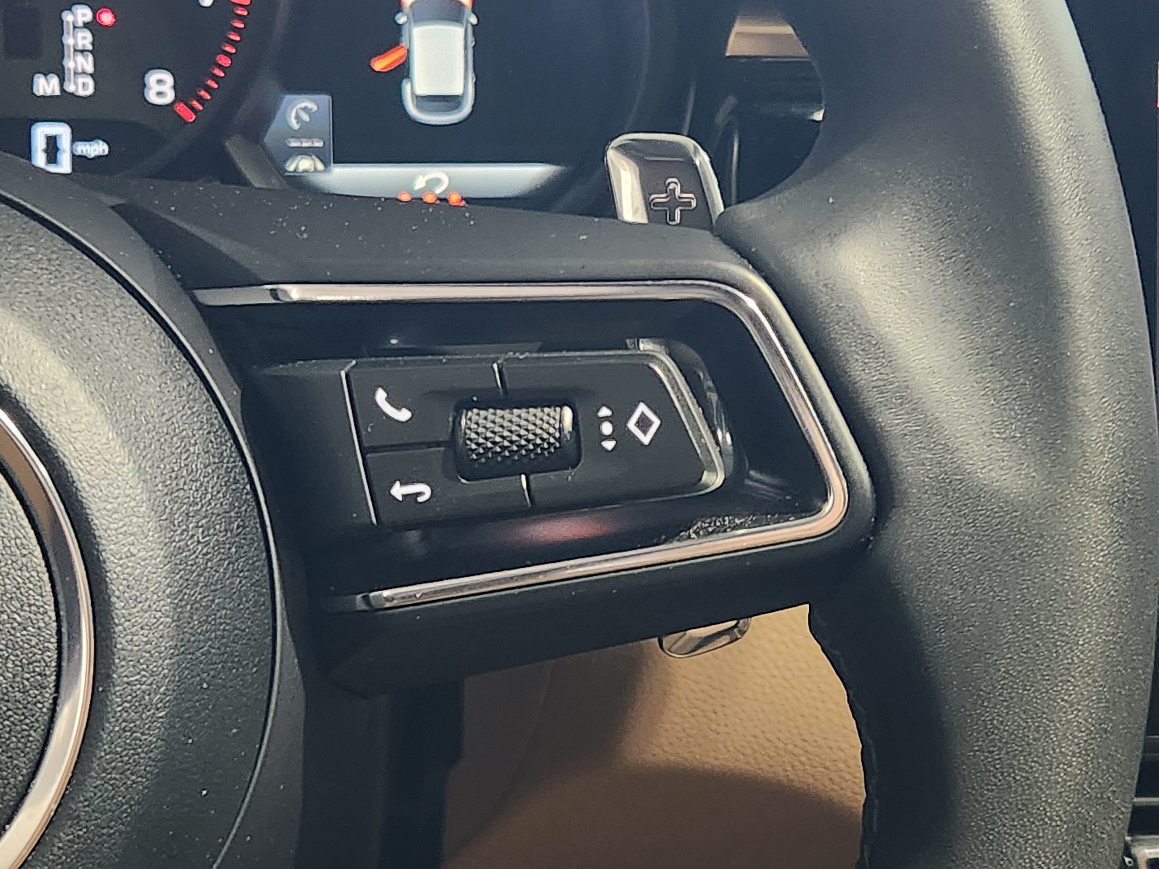 Certified 2026 Porsche Macan AWD/4WD image 32