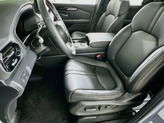 Used 2025 Honda Pilot TrailSport image 9