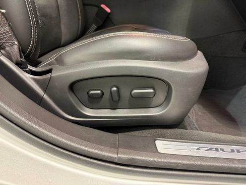 Used 2010 Ford Taurus Limited image 28