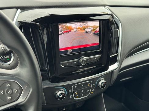 Used 2023 Chevrolet Traverse LT image 34