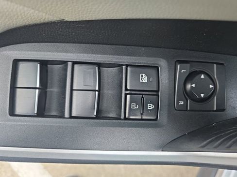 Used 2021 Toyota RAV4 XLE Premium image 28