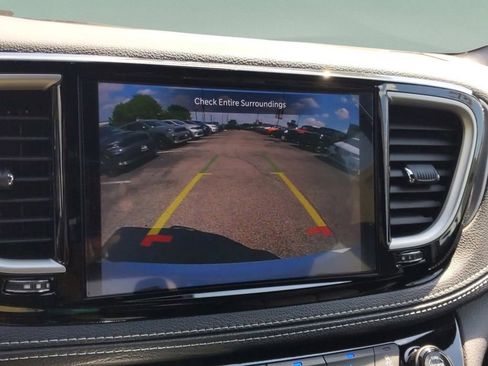 New 2026 Chrysler Pacifica Select image 35