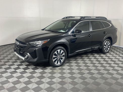 Used 2025 Subaru Outback Limited AWD/4WD image 1