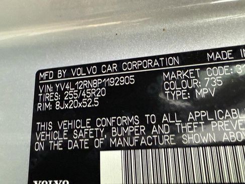 Certified 2023 Volvo XC60 B5 Plus image 23