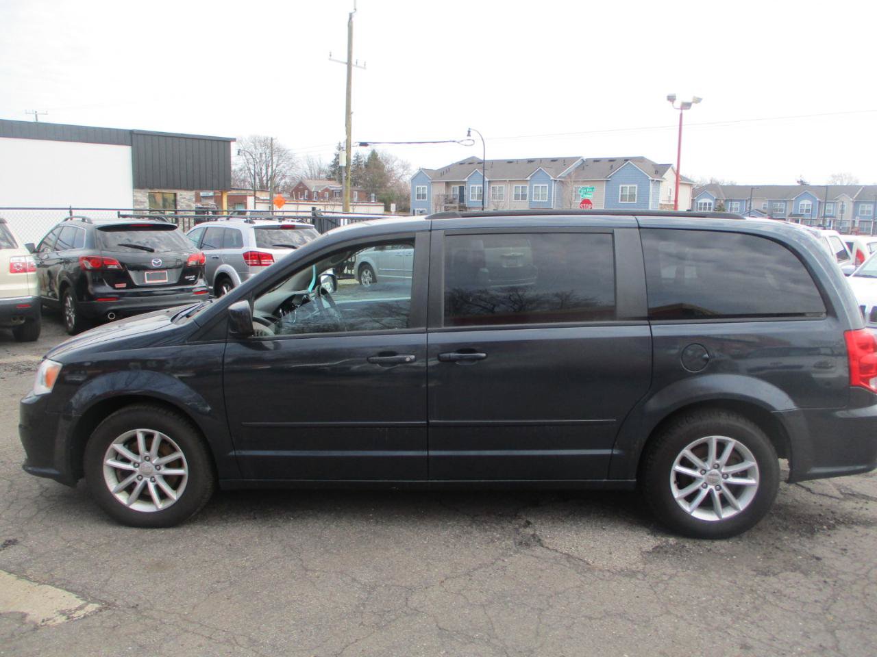 Used 2017 Dodge Grand Caravan SXT FWD image 4