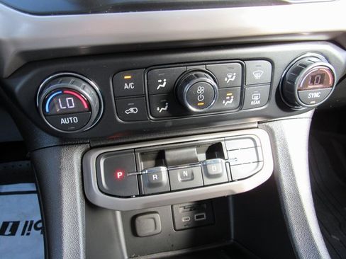 Used 2021 GMC Acadia Denali w/ Denali Technology Package image 20