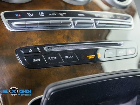 Used 2019 Mercedes-Benz GLC 300 4MATIC image 22