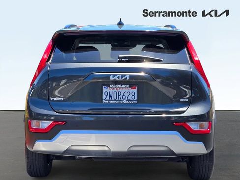 Used 2025 Kia Niro EX FWD image 5
