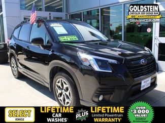 Used 2023 Subaru Forester Premium image 1