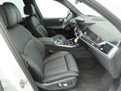 New 2026 BMW X7 M60i image 20