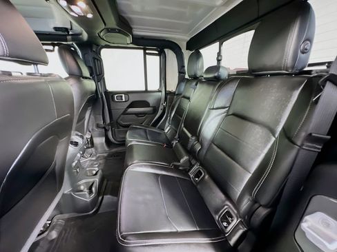 Used 2022 Jeep Gladiator Overland w/ Popular Equipment Package image 24