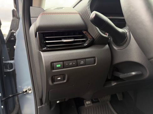 Used 2024 Nissan Sentra SR w/ SR Premium Package FWD image 14