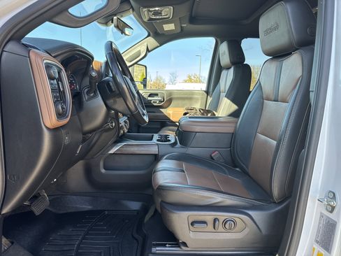 Used 2022 Chevrolet Silverado 3500 High Country w/ Z71 Off-Road Package image 15