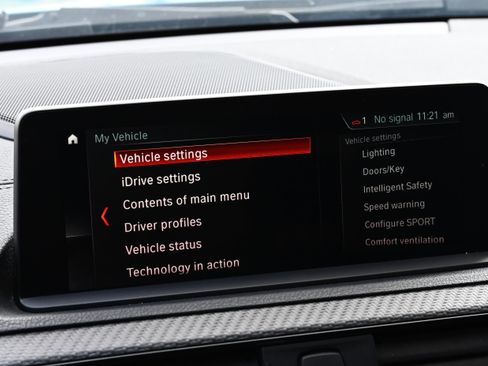 Used 2018 BMW M2 image 32